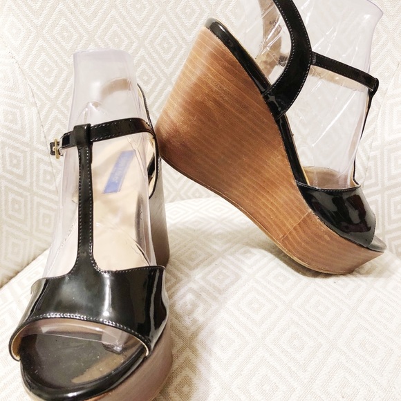 Dee Keller black patent leather wedges - Picture 3 of 8